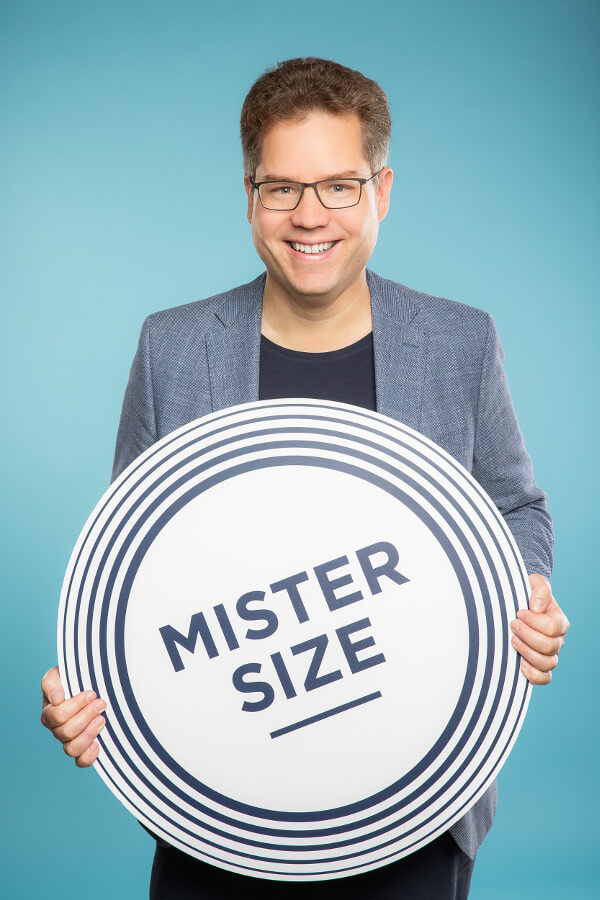 Jan Vinzenz Krause koos MISTER SIZE logoga